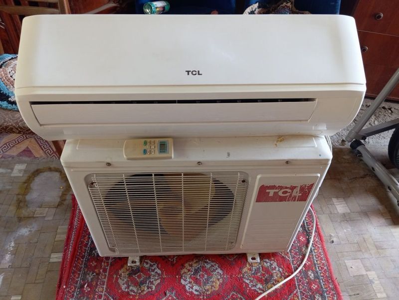 Срочно продаю кондиционер tcl 12 модель гарантия есть Срочно продаю кондиционер tcl 12 модель гарантия есть