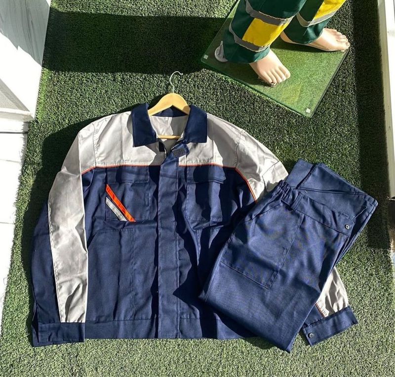 Mahsus uniformalar yozgi mavsum uchun Mahsus uniformalar yozgi mavsum uchun