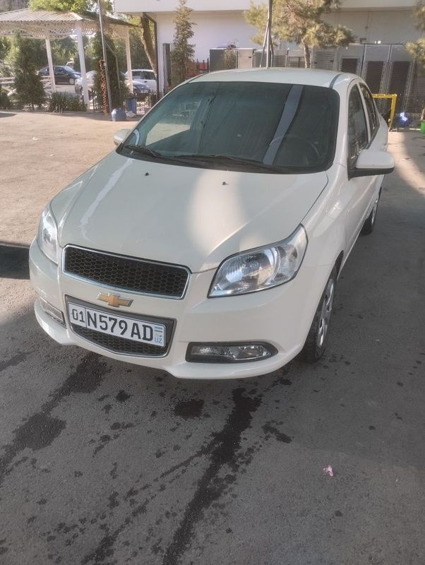 Chevrolet neksa 3sotiladi