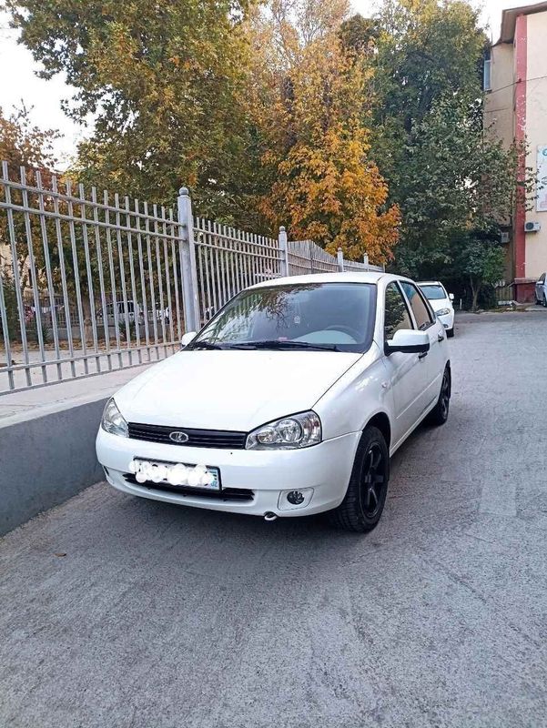 Машына Лада калина Машына Лада калина