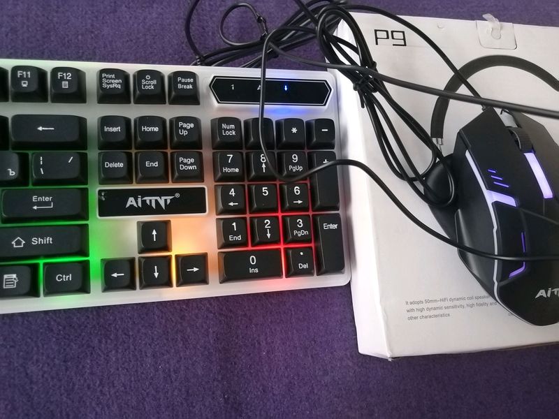 Klaviatura va sichqoncha rgb yorutgichlari bilan Klaviatura va sichqoncha rgb yorutgichlari bilan