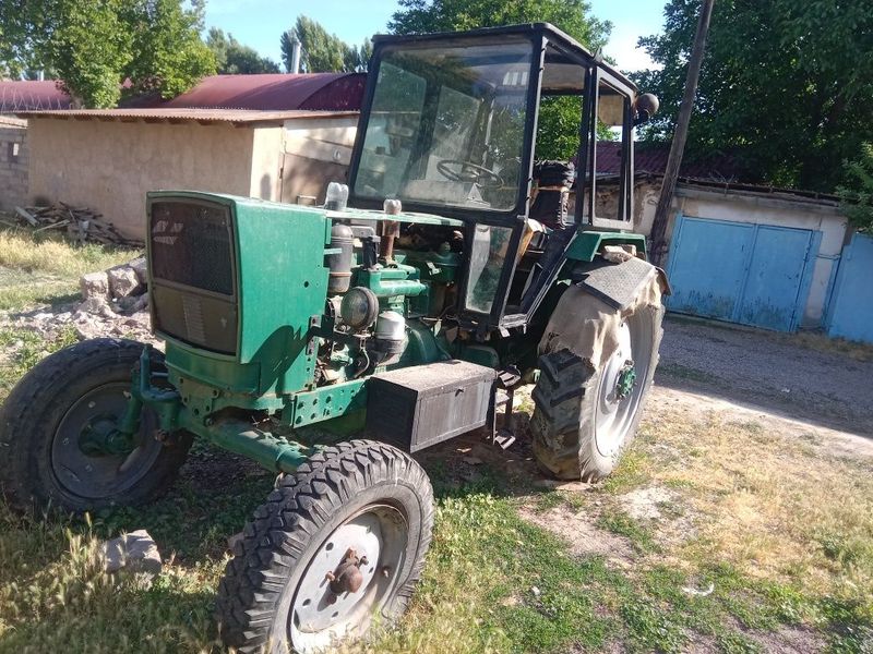 Срочно продам свой трактор ЮМЗ састаяние харошае Срочно продам свой трактор ЮМЗ састаяние харошае