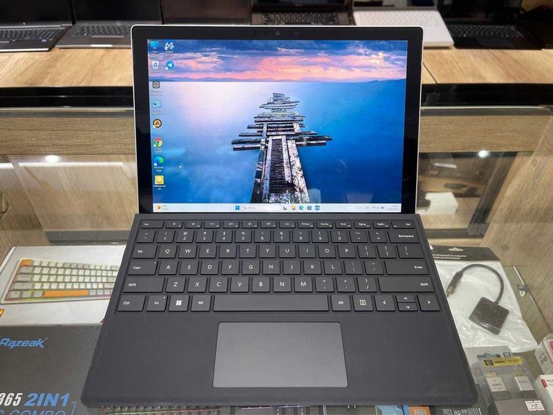 Microsoft surface pro 7+ core i5-1135G7 ram 8 ssd 256