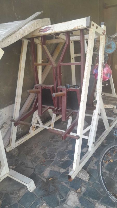 Продаются силовые тренажёры.