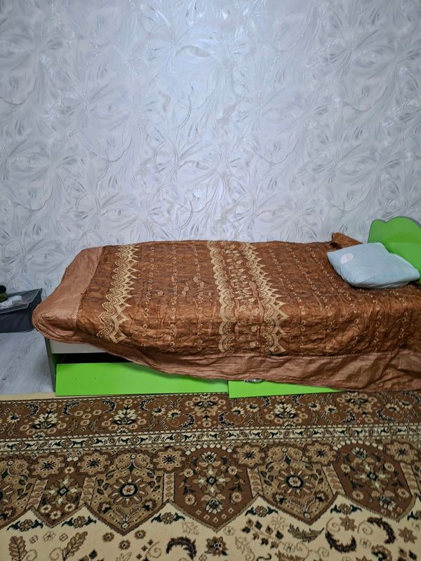 Divan detskiy uzunligi 2metr eni 1 metr Divan detskiy uzunligi 2metr eni 1 metr