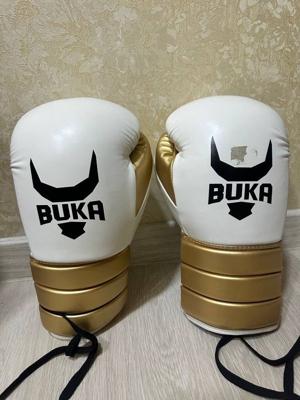 Боксерские перчатки Buka