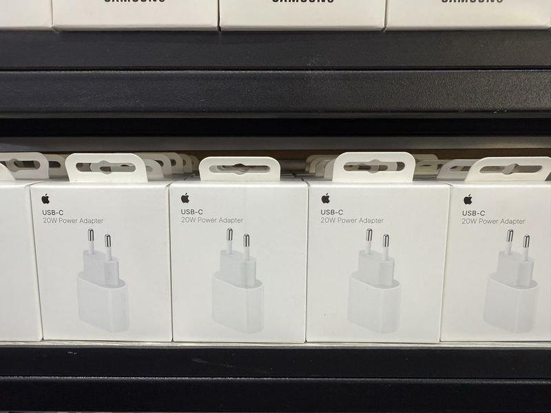 Iphone Adapter 20w oreginal Iphone Adapter 20w oreginal