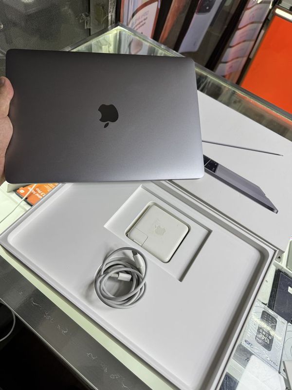 Macbook Pro 8/256 13Inch Macbook Pro 8/256 13Inch