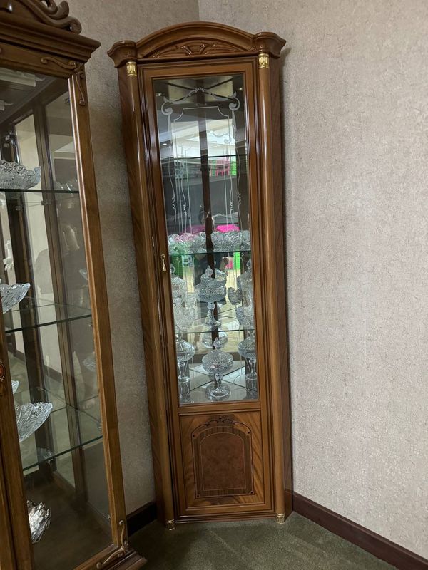 Продаётся лакированный пенал.