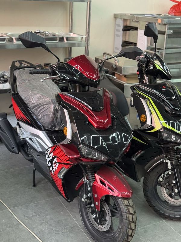 Skuter скутер мото ITALIA R2 150cc Skuter скутер мото ITALIA R2 150cc