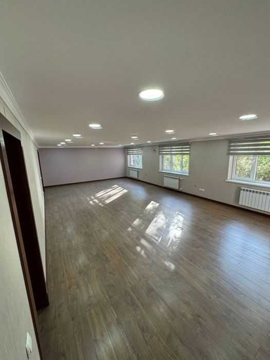 Сдаётся нежилое помещение 800 м², Яккасарай, Шота Руставели, 2 этаж Сдаётся нежилое помещение 800 м², Яккасарай, Шота Руставели, 2 этаж