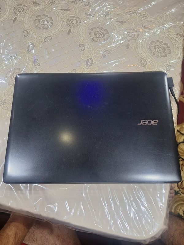Acer noutbuk holati yaxshi