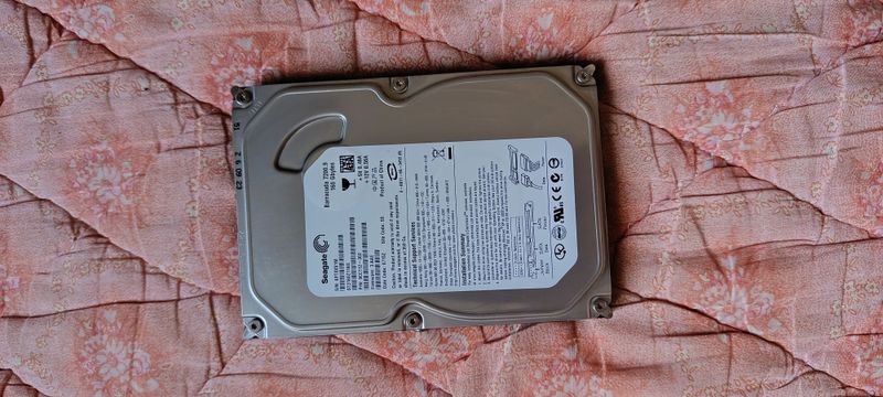 Продаю жёсткий диск SSD рабочий Продаю жёсткий диск SSD рабочий