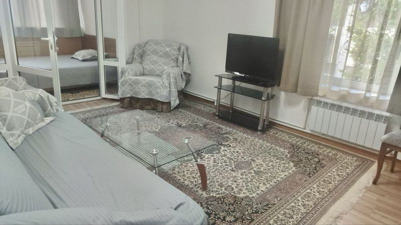 Сдается в арендц 1ком переделанная в 2 ком на Ц-5 Сдается в арендц 1ком переделанная в 2 ком на Ц-5