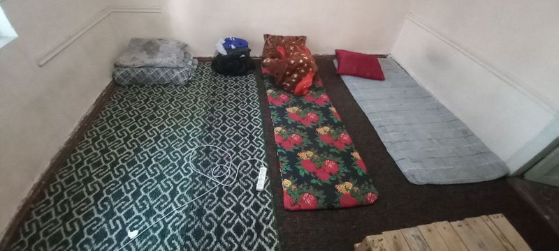 Yakkasaroy Pushkin haykal tarafda KV o'g'il bollarga joy bor