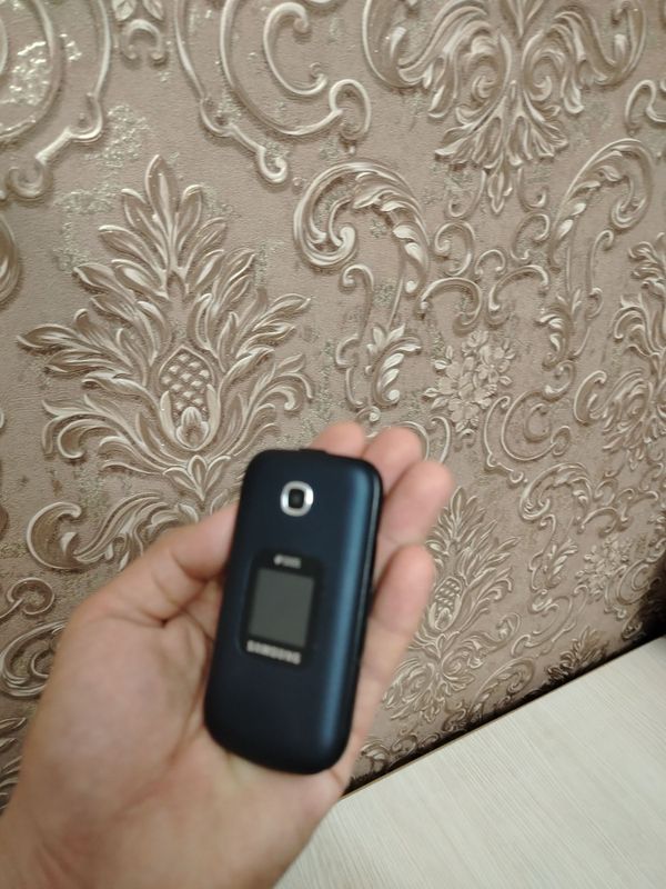Samsung gusto 3 duos Samsung gusto 3 duos