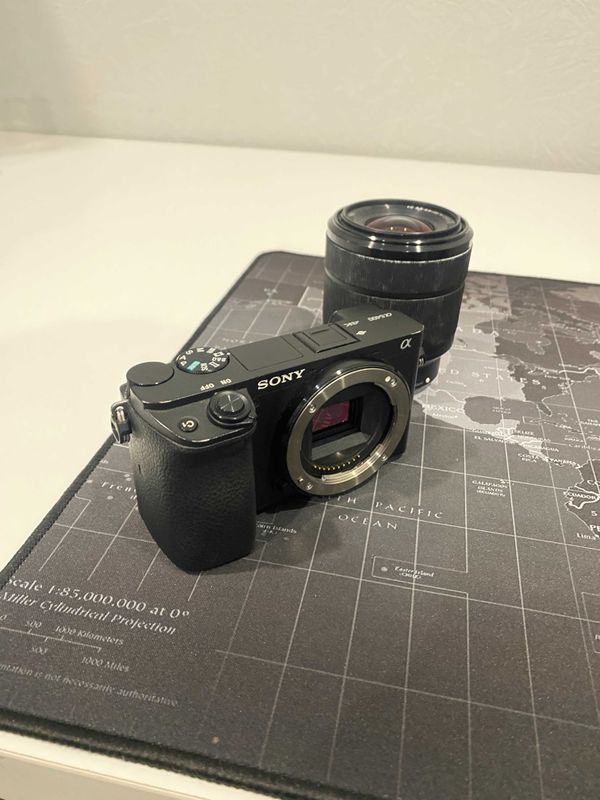 Sony A6400 4k Body + Kit Lense 28-70mm OSS + SD 64GB