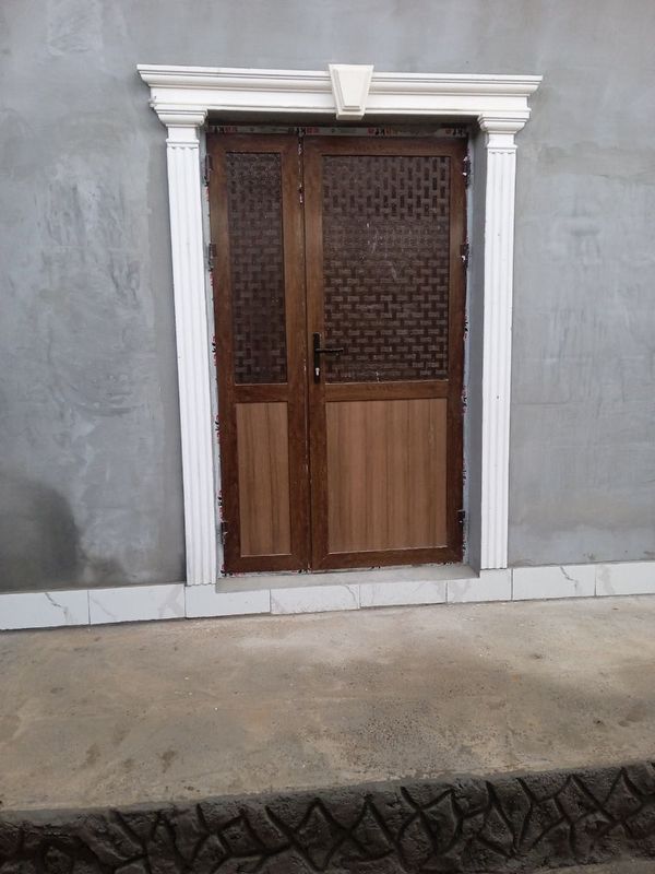 Tiyaga pokak fasad uchun quyma tyaga Tiyaga pokak fasad uchun quyma tyaga