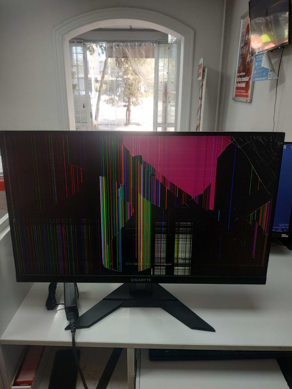 Ekrani singan Gigabyte M27q 180Hz Monitor 2K