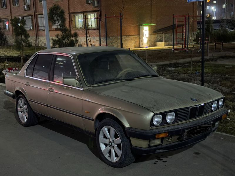 Bmw e30 316i. Bmw e30 316i.