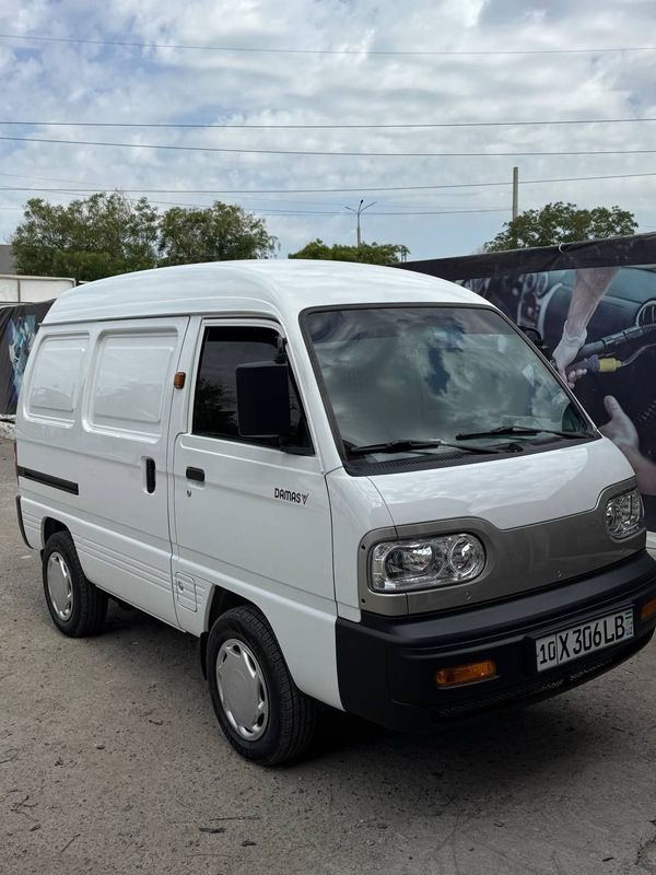 Damas Van 2025 navarot Damas Van 2025 navarot