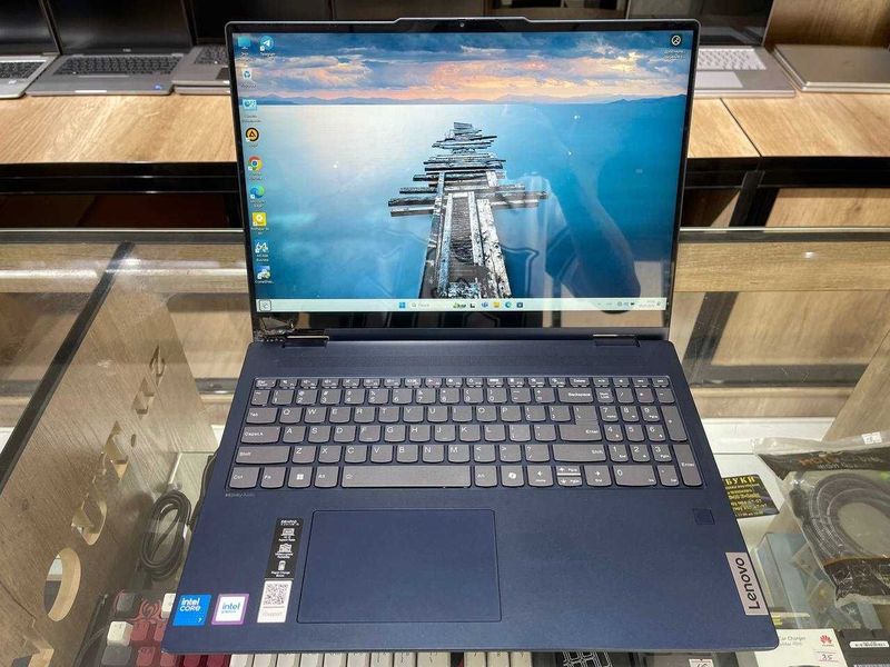 Lenovo IdeaPad 5 2-in-1 16IRU9 Core i7-150U 14 Gen ram 16 ssd 512