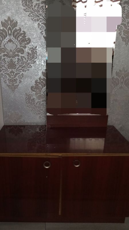 Трюмо с зеркалом Трюмо с зеркалом