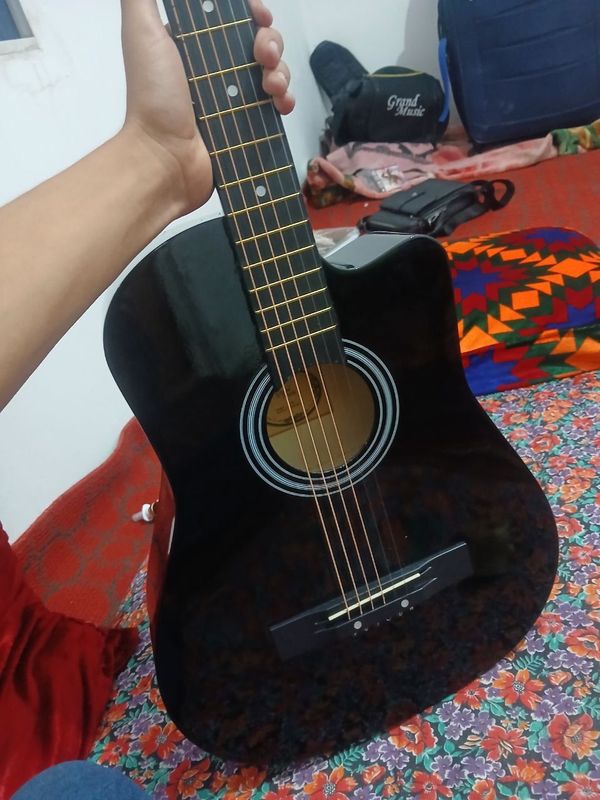 Gitara razmer 38 akustik chexol bonusga