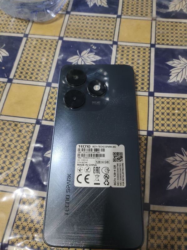 Texno spark 20 c yangi telefon srochni sotiladi