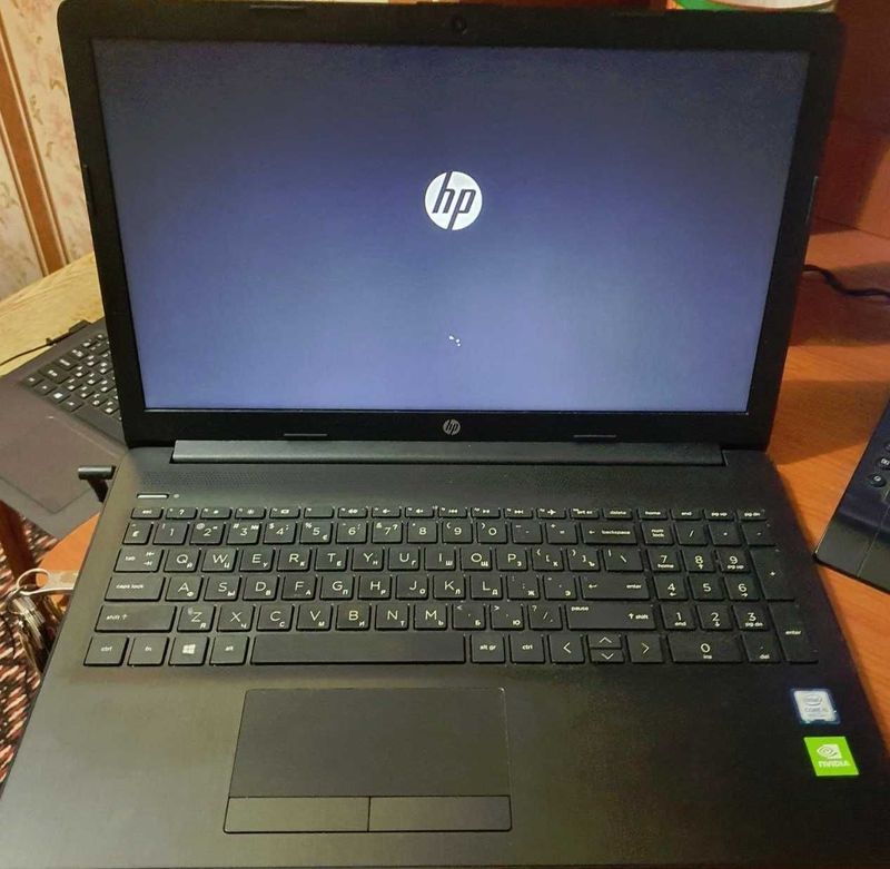 Ноутбку HP-15 da1023nia Ноутбку HP-15 da1023nia