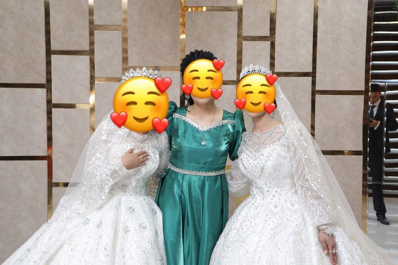 yashil va qizil koʻylaklar 1 marta kiyilgan