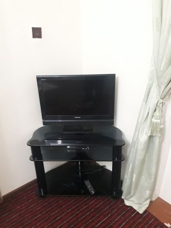 Televizor va postavka sotiladi. Televizor va postavka sotiladi.