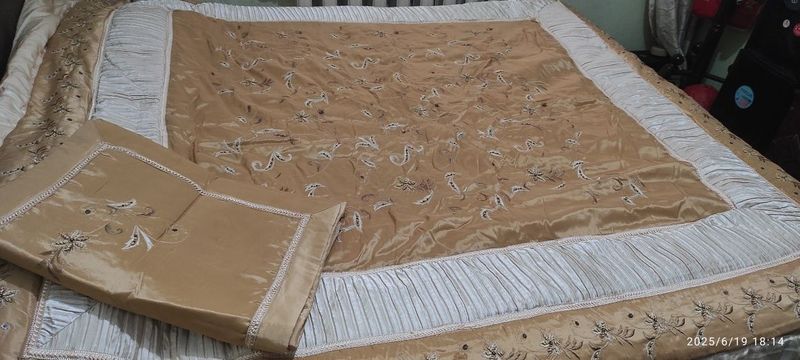 Покрывало для большой кровати. Покрывало для большой кровати.