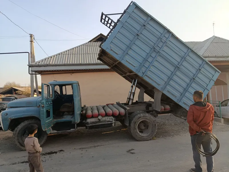 Zil sotiladi.ontaradi Zil sotiladi.ontaradi