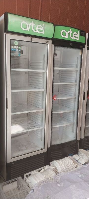 Xolodilniki kattasi vitrina free, artel.minusovoy premier