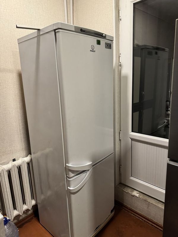 Холодильник INDESIT Холодильник INDESIT