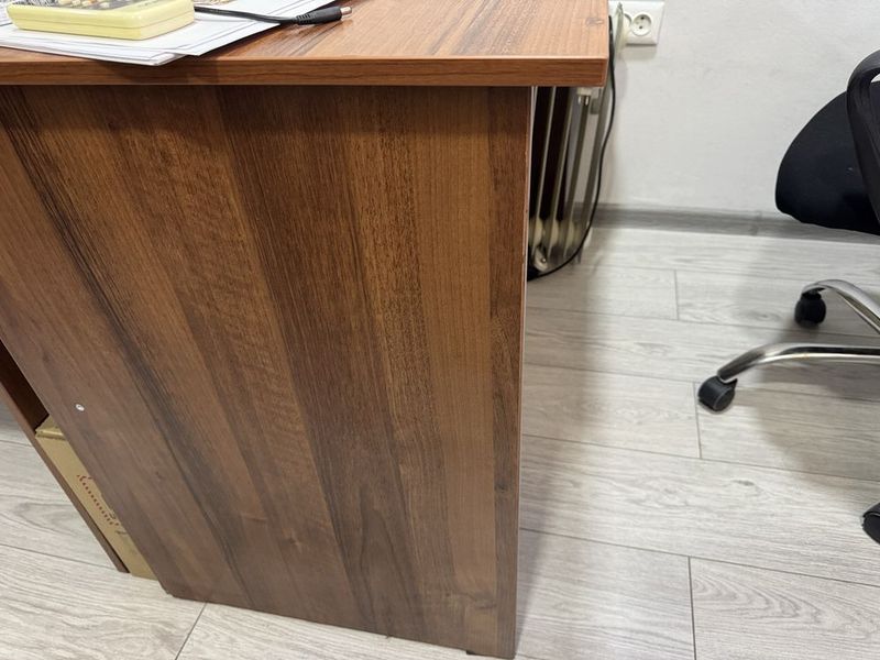 Продам офисную мебель в хорошем качестве Продам офисную мебель в хорошем качестве