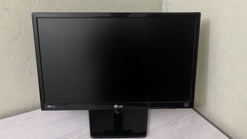 Монитор LG IPS224 22 дюйма FHD HDMI