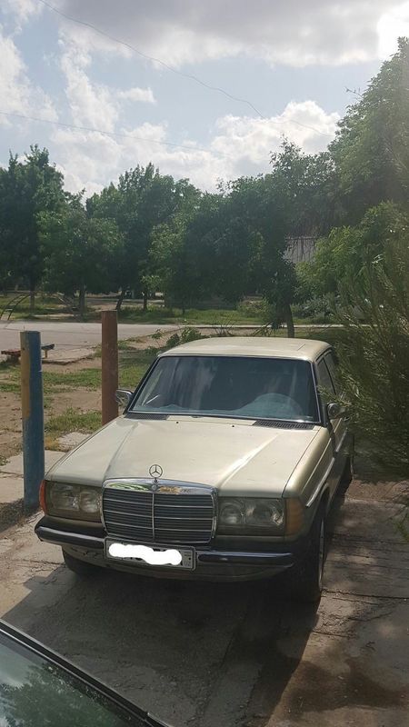 Mercedes Benz e200