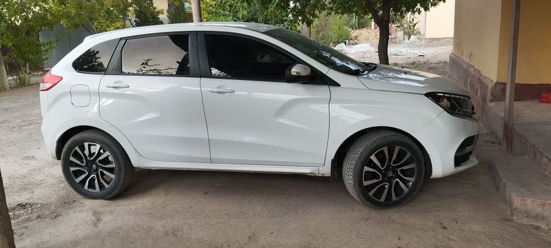 LADA XRAY 2018 y