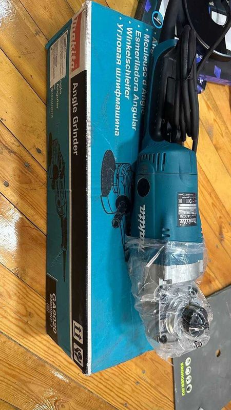 Болгарка MAKITA GA9020 Болгарка MAKITA GA9020