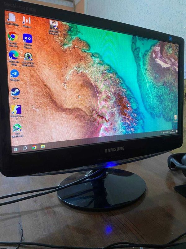 Продается монитор Samsung 19 дюйм 1366 на 768 Продается монитор Samsung 19 дюйм 1366 на 768