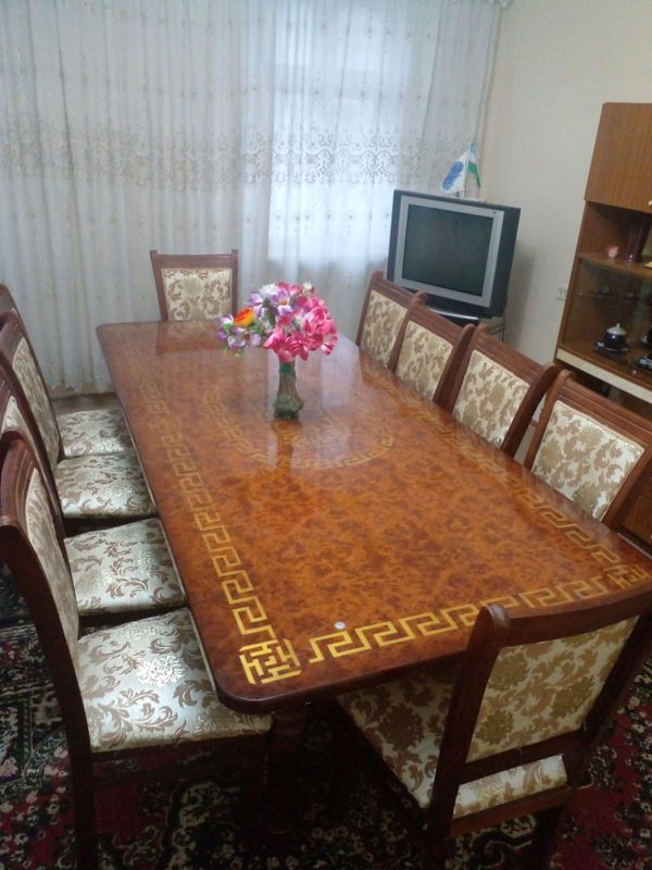 Продаетса стол+стуля комплект. Продаетса стол+стуля комплект.