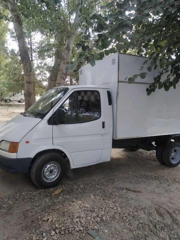 Ford transit sotiladi