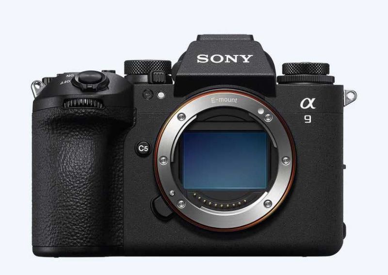 Sony Alpha ILCE-A9 M3 Full-Frame Camera Sony Alpha ILCE-A9 M3 Full-Frame Camera
