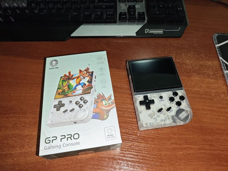 Игровая эмуляторная приставка RG 35XX Игровая эмуляторная приставка RG 35XX