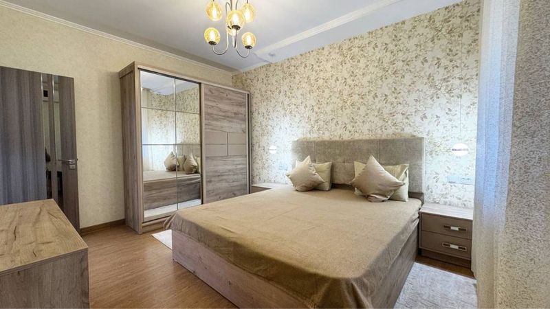 Эфенди Ул С.Азимова 3 ком 2 этаж 4 этажка все ест фото реално