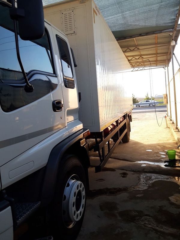 Isuzu sotiladi xolati yaxshi Isuzu sotiladi xolati yaxshi