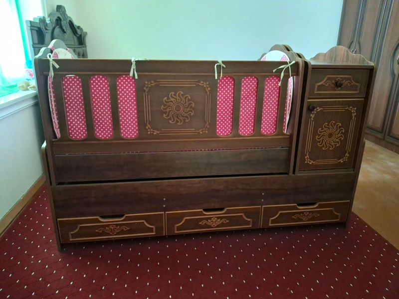 Bolalar tebranma belganchagi,bolalar uchun divan Bolalar tebranma belganchagi,bolalar uchun divan