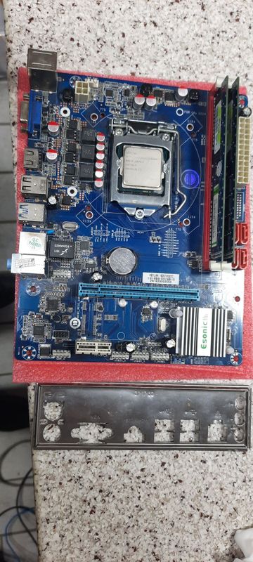 H81 esonic + Ram 4 Gb H81 esonic + Ram 4 Gb